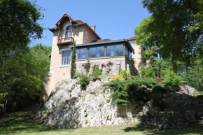 Hotels in Morestel